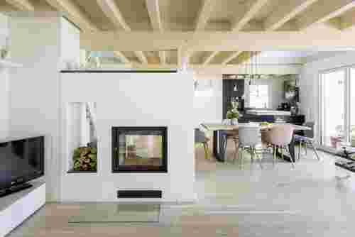 Kamin im Holzhaus
